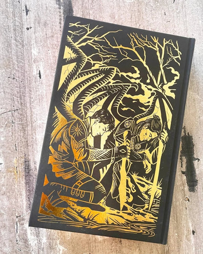 Una Corte de Llamas Plateadas. Edición Cantos Pintados