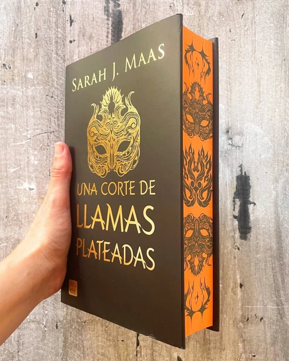 Una Corte de Llamas Plateadas. Edición Cantos Pintados